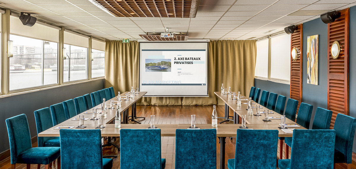 Organising Seminars aboard a Boat in Paris
