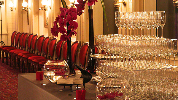 Organising Corporate Evenings aboard a Boat in Paris — atmosphere 3