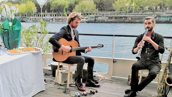 Barge Hire in Paris for a Birthday — atmosphere 3