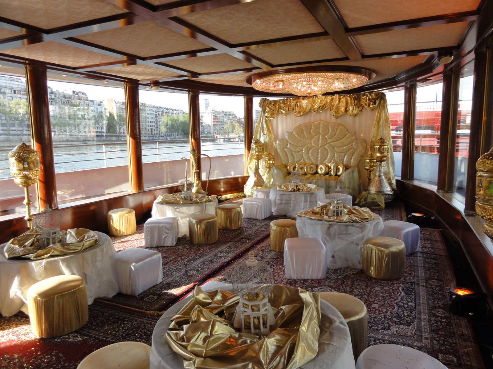 Barge Hire in Paris for a Jewish Wedding — atmosphere 2